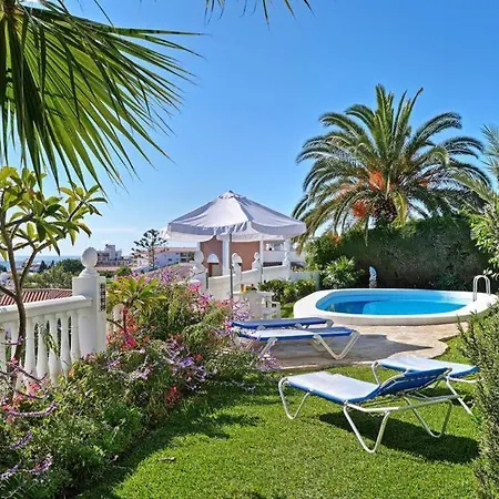Sleeps 4 Pool Air Con Wifi