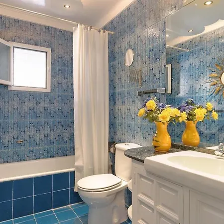 Sleeps 4 Pool Air Con Wifi Villa